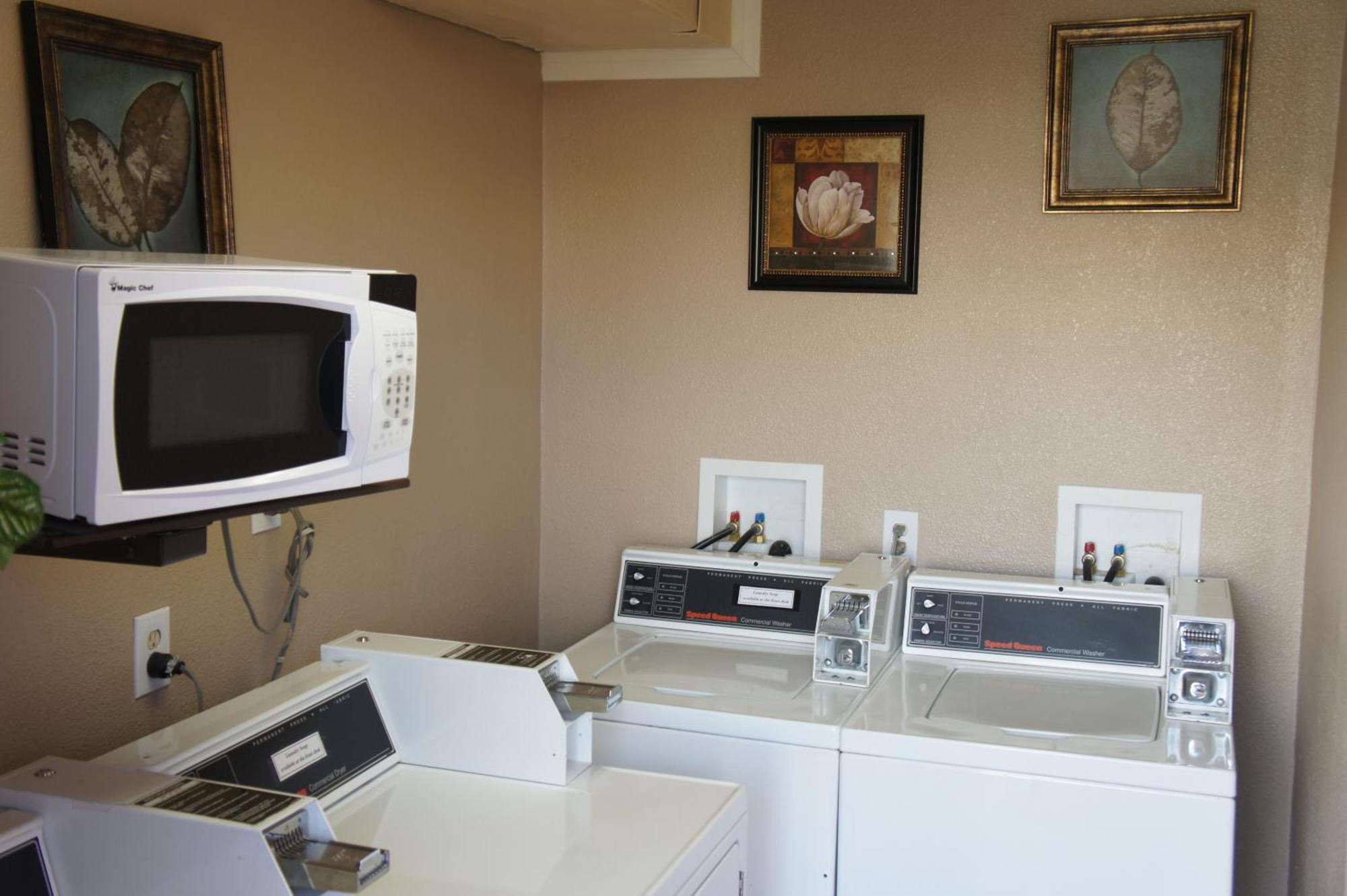 Park Avenue Inn & Suites Victorville Esterno foto