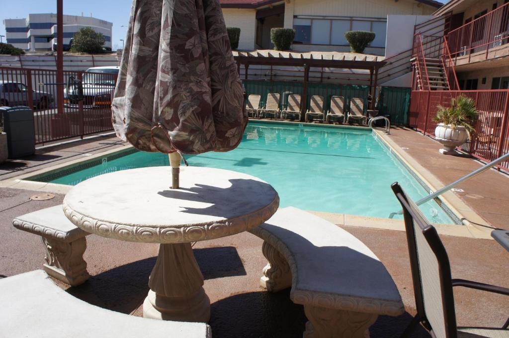Park Avenue Inn & Suites Victorville Esterno foto